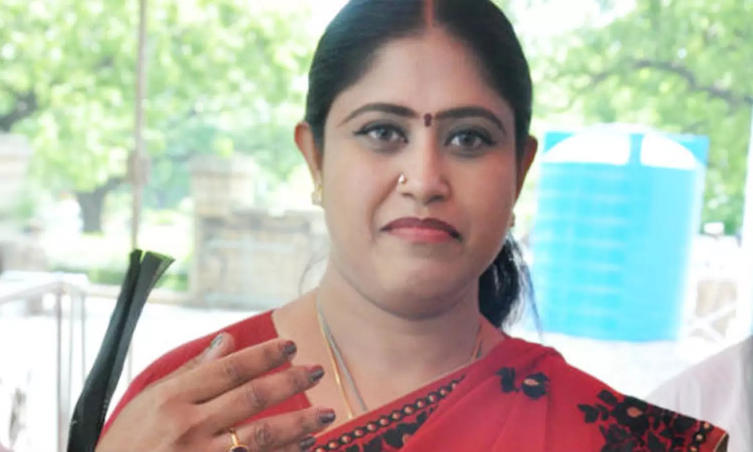 “எம்எல்ஏ பதவியை ராஜினாமா செய்துவிட்டு வந்தும் இன்னும் பதவி வழங்கல”… பாஜக மீது அதிருப்தியில் விஜயதாரணி..?