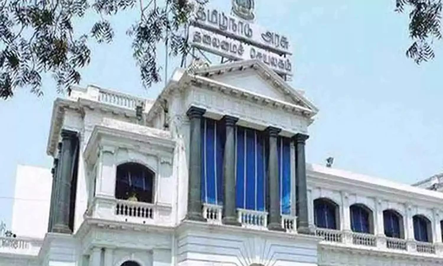 இனி புத்தகம் எழுதும் அரசு ஊழியர்கள் இதை செய்ய தேவையில்லை… விதியில் திருத்தம்… தமிழக அரசு அதிரடி…!!