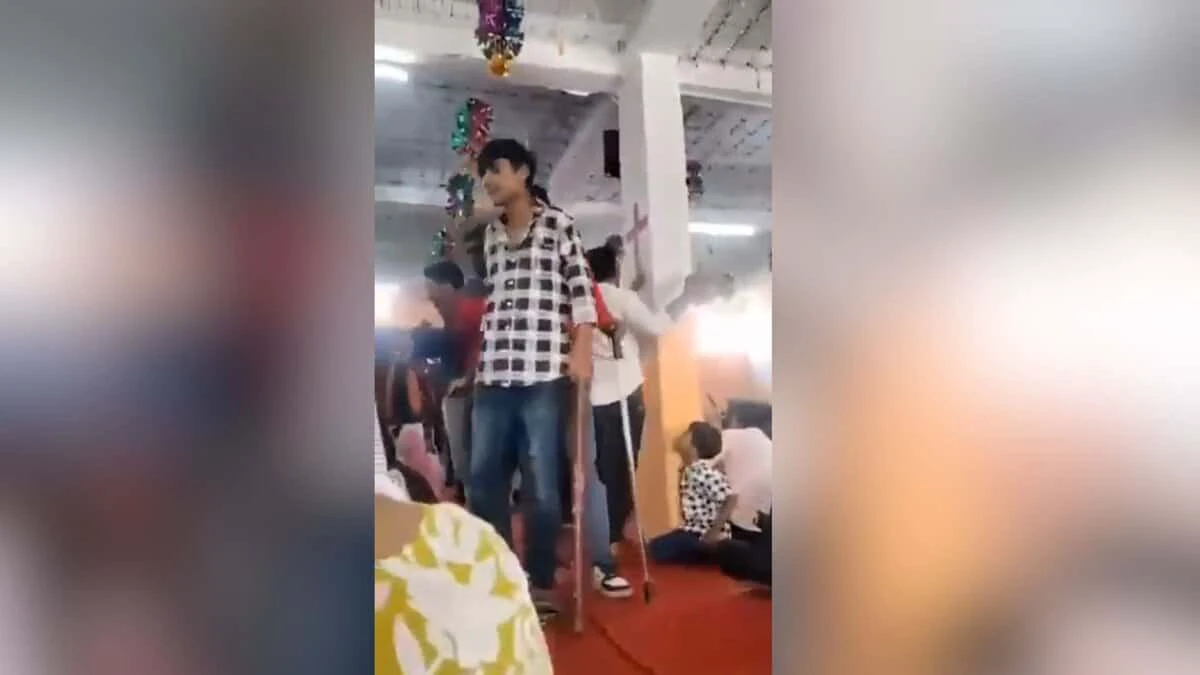“ஈஸ்டர் விழாவில் திடீரென புகுந்த கும்பல்”… இந்துக்களை கிறிஸ்தவர்களாக மாற்ற முயற்சிப்பதாக கூறி தகராறு… வைரலாகும் வீடியோ..!!!